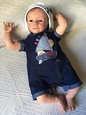 Adorabile bambola baby reborn