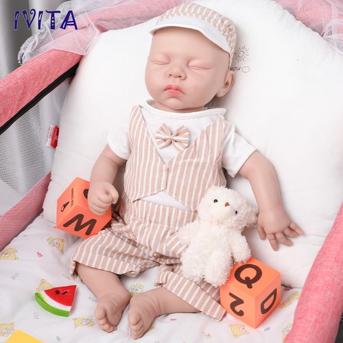 Bambola che dorme bambino
